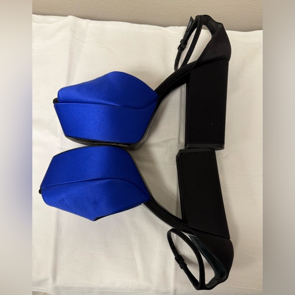 Saint Laurent Blue Satin Jodie Peep Toe Platform, EUC, Size 38 (8.) - Picture 3 of 16